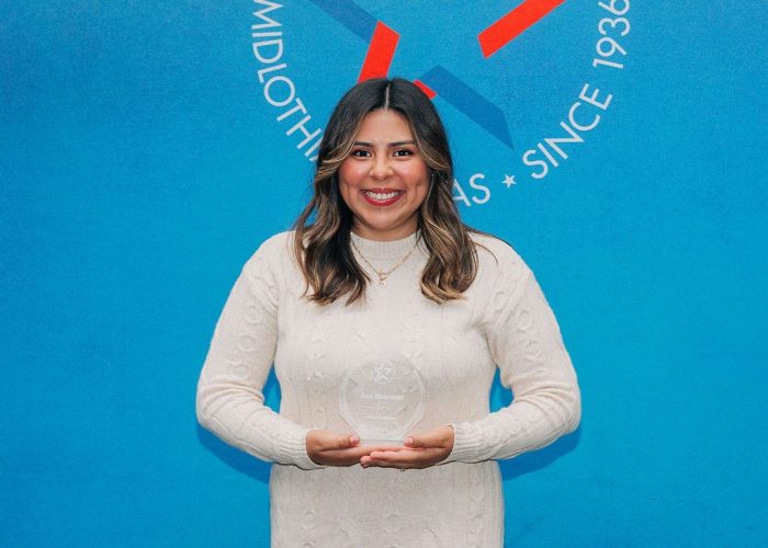 Allie Freeman of Jyro Signs receiving New Ambassador of the Year award