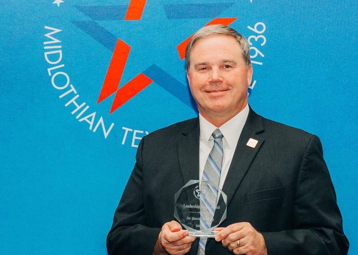 Dr. David Belding of MISD receiving Leadership Midlothian Alumni Award